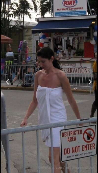 Ok, these are the pics!  Key West Fantasy Fest 2008… Mrs H a..
