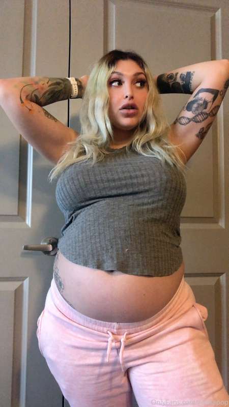 off or on? big breakfast today! 💕♥️ watch me grow~ Like this.. 4
