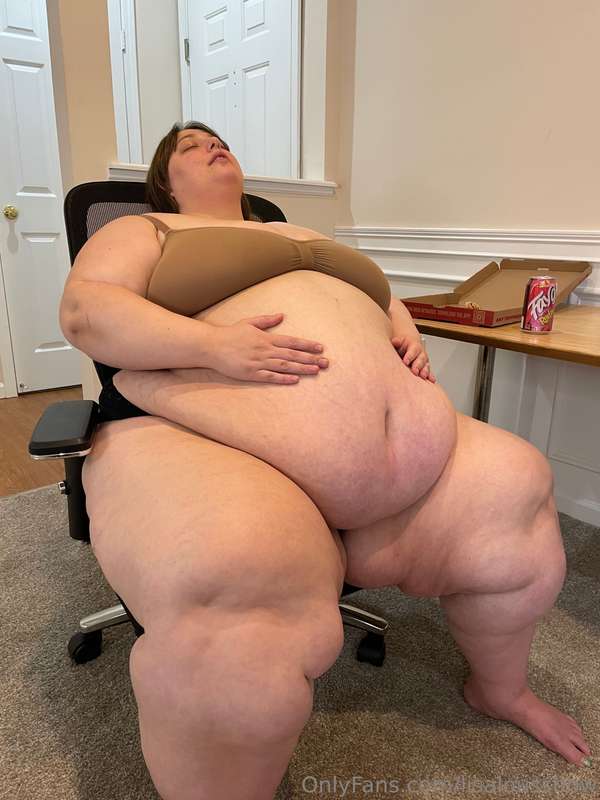 I LOVED showing off my big huge appetite by crushing these t.. 4