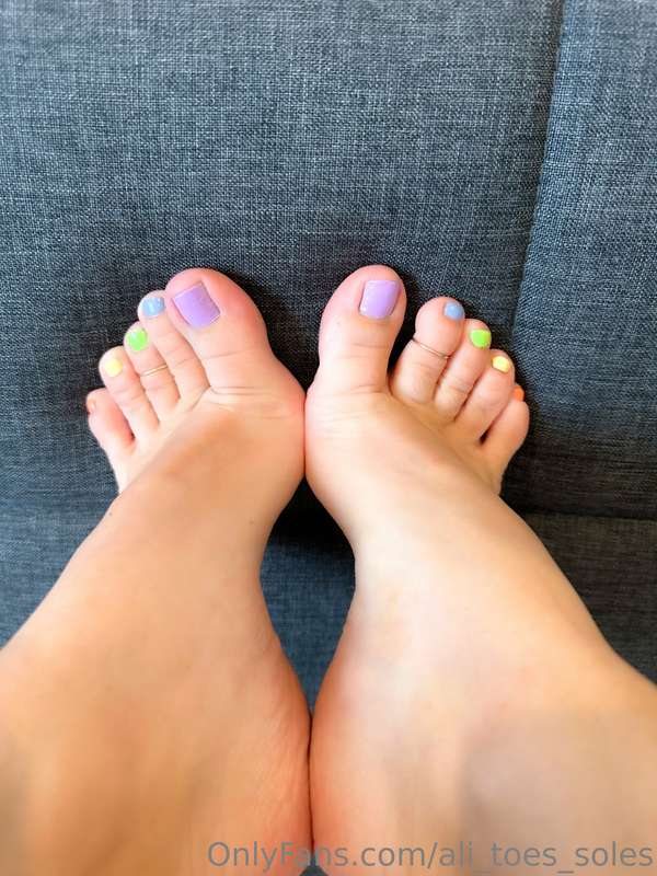 I think I'll call this pedicure pastel skittles ☺️ 5