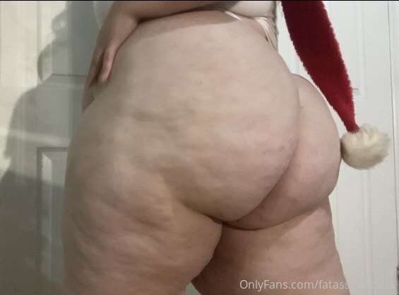 It’s that time of year for you to spoil ya fat babe 4
