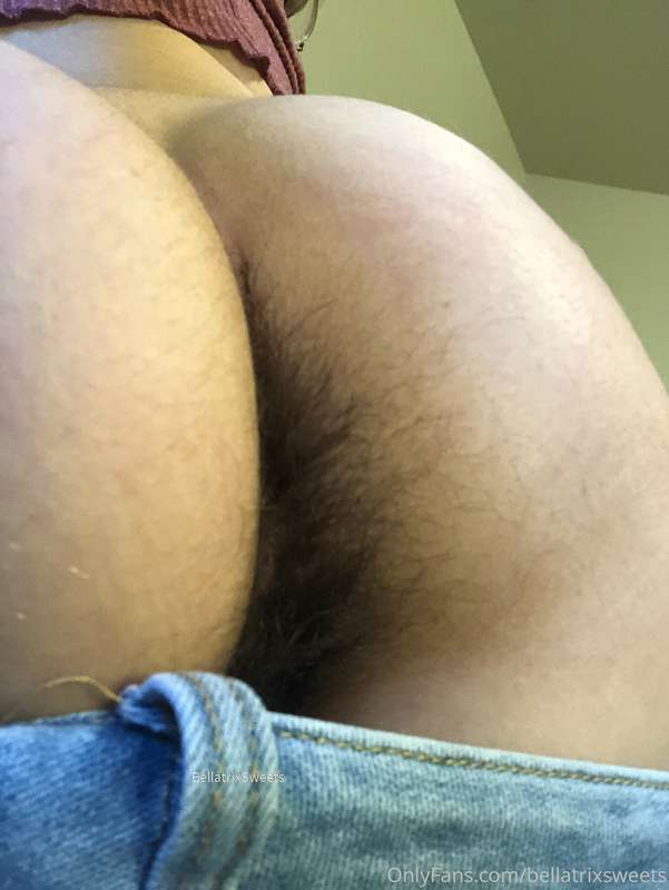 would you eat my ass while i lay on top of all the laundry t.. 1
