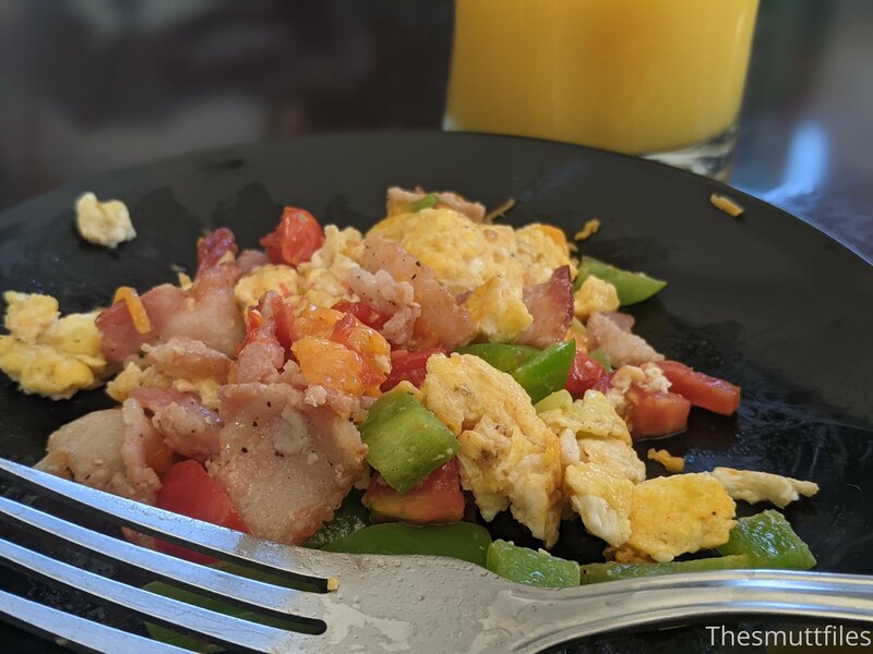 just made the smallest scramble egg breaky ever ? snoot size.. 1