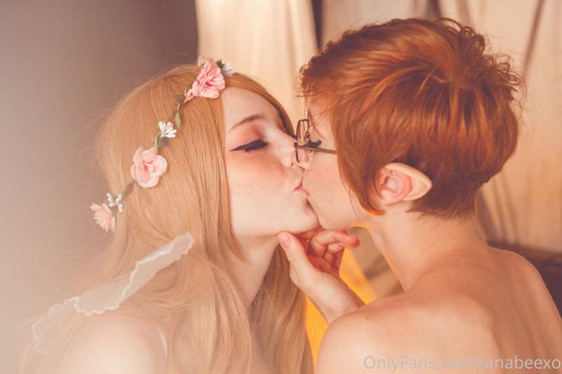 A magical evening with @aliceoncam 💕 the way she looks at me.. 15