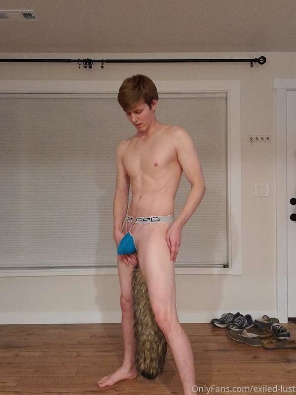 The whole tail set for you guys. I'm glad you all love it th.. 9
