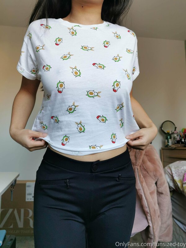 1st of December! I hope its not too early to wear Xmas t-shi..