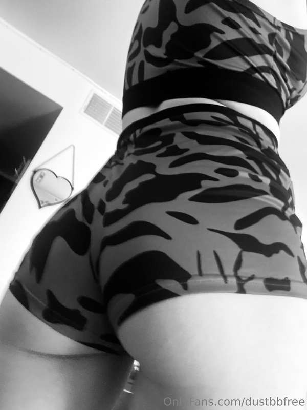 Vip on sale rn 💦👅 @dbbyyy cum see me;)