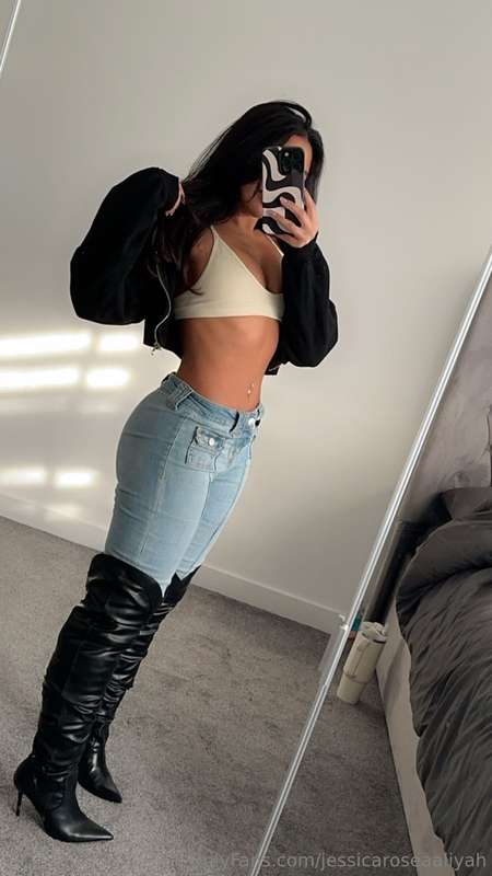 Happy Fri-YAY xoxWhat are your plans for the weekend? 👀