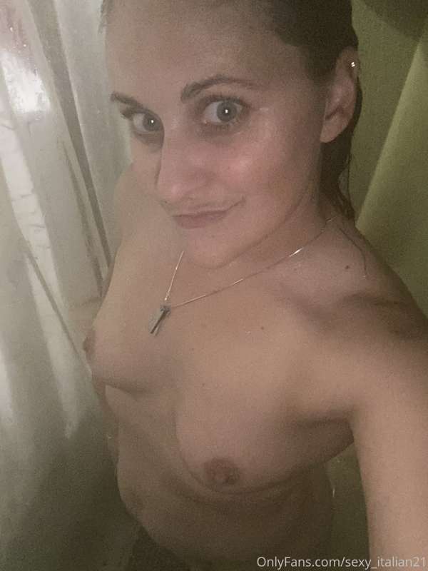 Hmm love my hot showers 🔥🔥😈😈