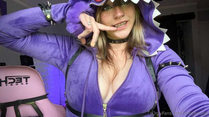 THE FAMOUS GENGAR SUIT!!(more gengar content coming Soon too.. 4