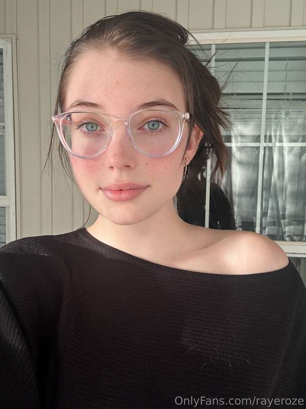 Not nude but I just thought I looked cute. Anyone work at a .. 3