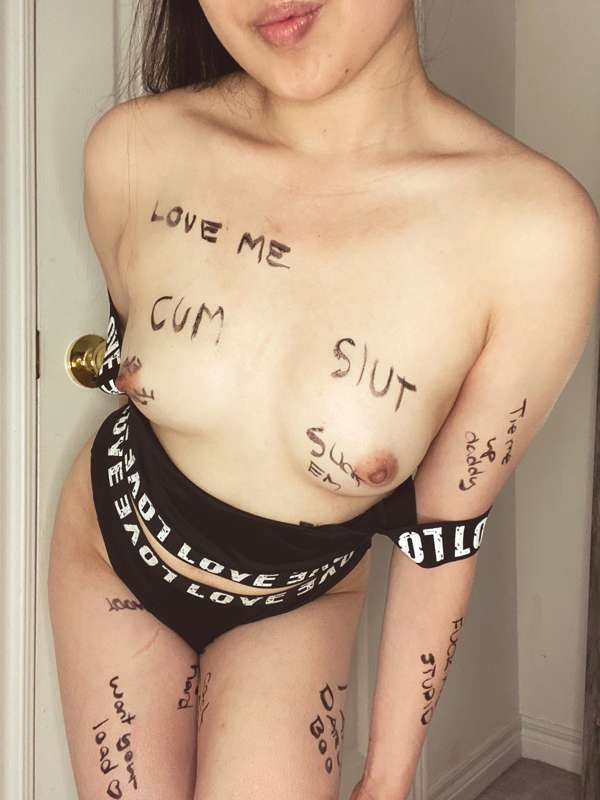 ♡ 38 photos ♡

There’s something about writing dirty words a.. 4