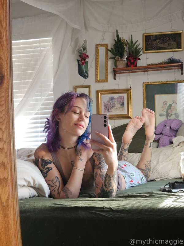Good morning! The sunlight is hitting just right this mornin..