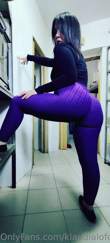 Ora di alzare le bandiere 🍆🍆🍆🍆 Vi aspetto online su onlyfans..