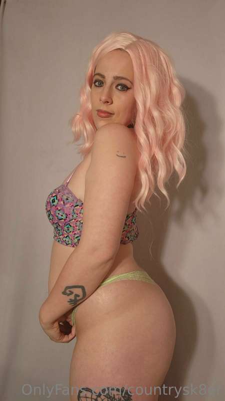 I got 32 flavors of that bootylicious bubblegum raspberry, g.. 4