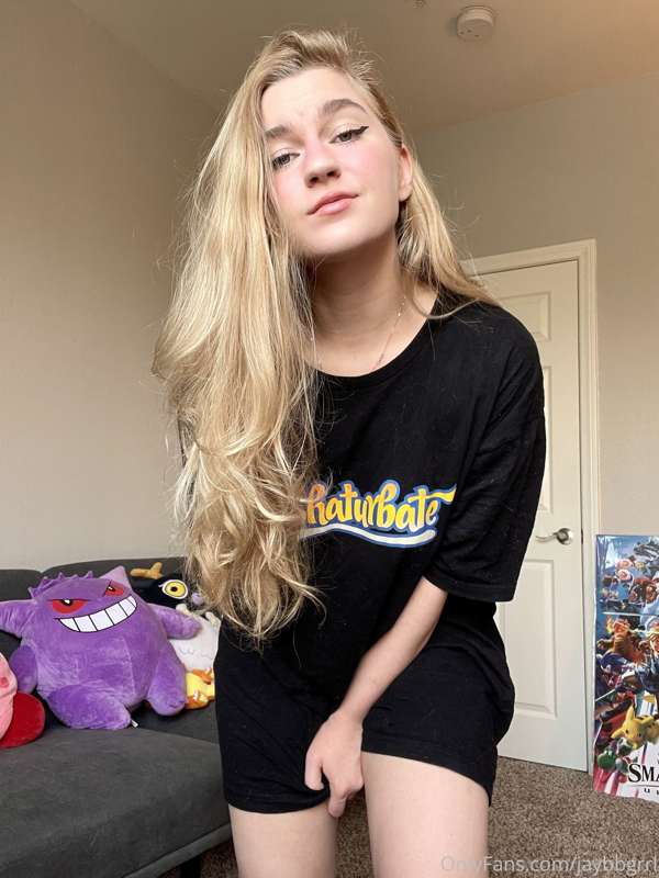 This is what’s underneath my baggy t-shirt. Like what you se.. 6