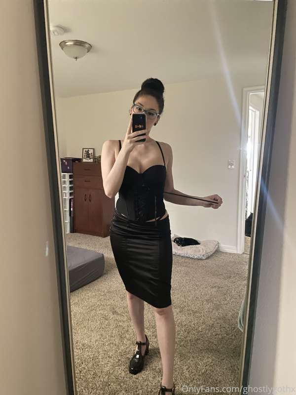 What would you do if I worked under you and dressed like thi.. 3