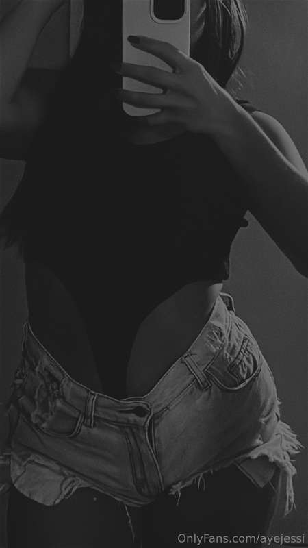 Here I am sensual, I want you to see my intimate dance for y..