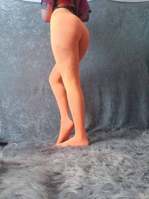 First installment of neon tights. The rest of this set and v..