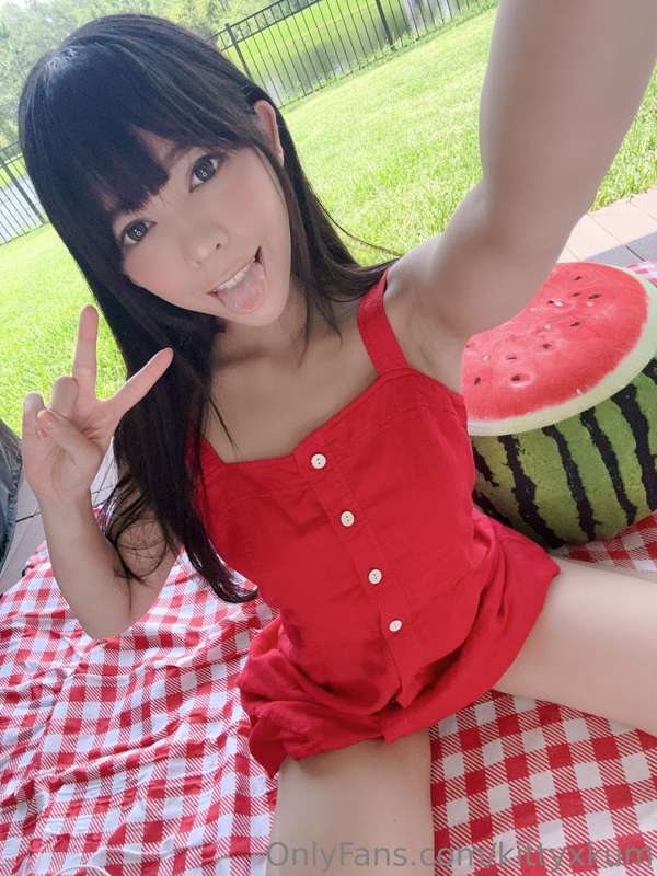 picnic with me?
─── ･ ｡ﾟ♡: .♡ . ♡ ｡ﾟ･ ───
full set uploading.. 6