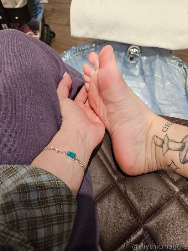 In the pedi chair rn 🥰