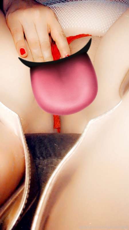 💦💦You should join my VIP club so you can see my Juicy  finge..