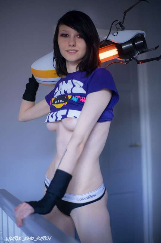 Any underboob or portal fans in da house? If you like both t.. 4