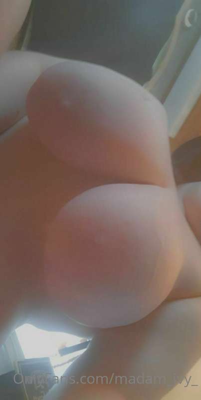 Boobs uwu and some clips of the pegging video. And a clip of.. 1