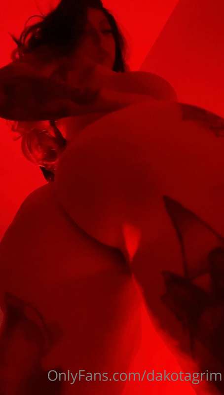 Now....does this count as a pussy reveal?😈
Tip anything over.. 1