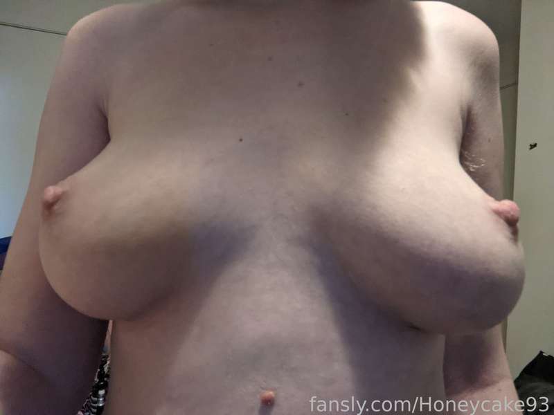 Honeycake93 - Fansly - 09 Mar, 2023 3