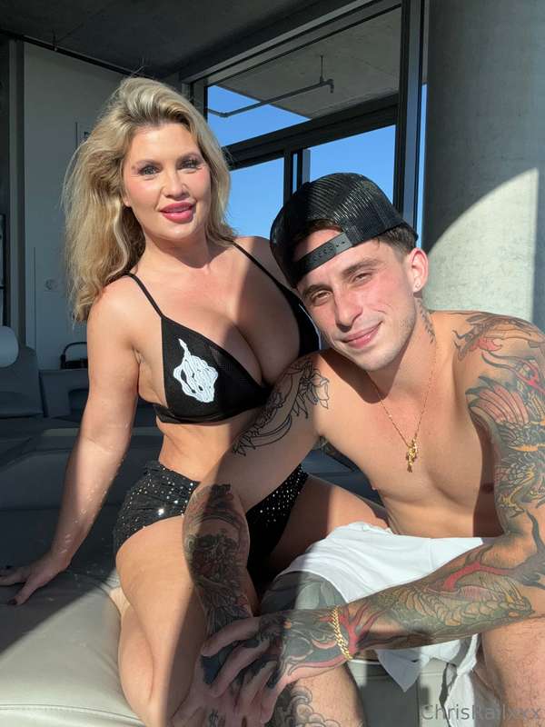 Dont miss this hot ass brand new video just made the other d.. 1