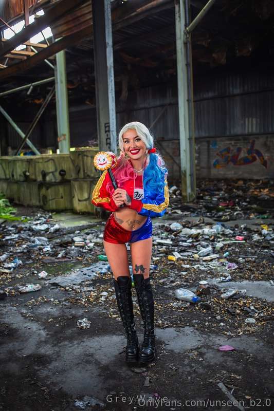 Dc vs Marvel video dropping today!! @extra_sarah @ittybittyp.. 1