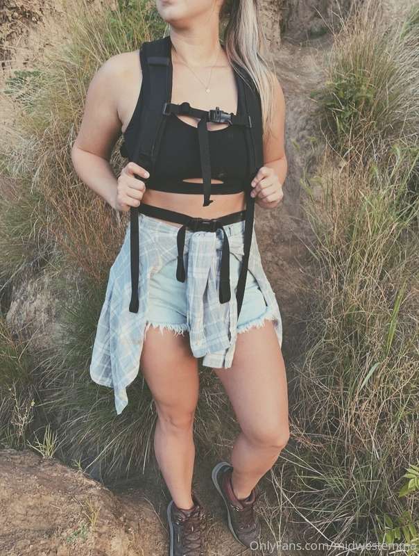 Happy hiking 🤗🤗 1