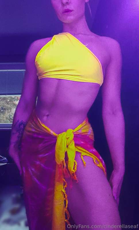 I'm ready to beach ⛱️ 💛