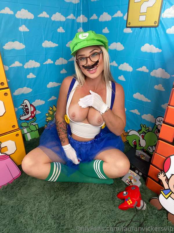 I'm "hurtin' for a squirtin'," Luigi style! 😜