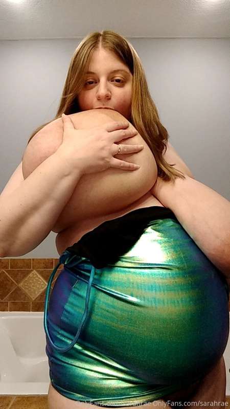 Green dress tits out ☺️☺️☺️ 2