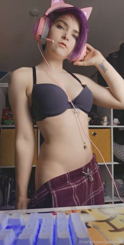 Gamer girl 💦