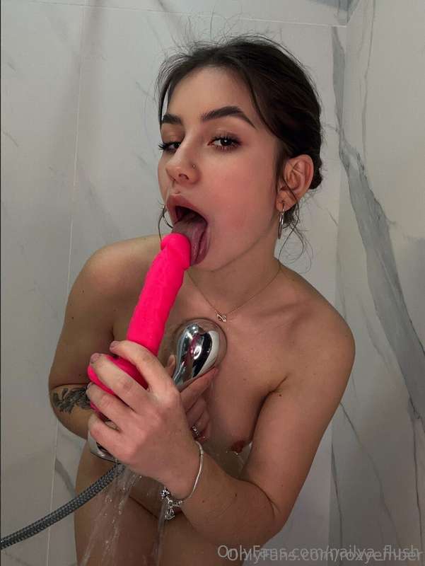 🔥 FREE ACCESS TO HER PUSSY! 🔥Her juicy lips and big tits are..