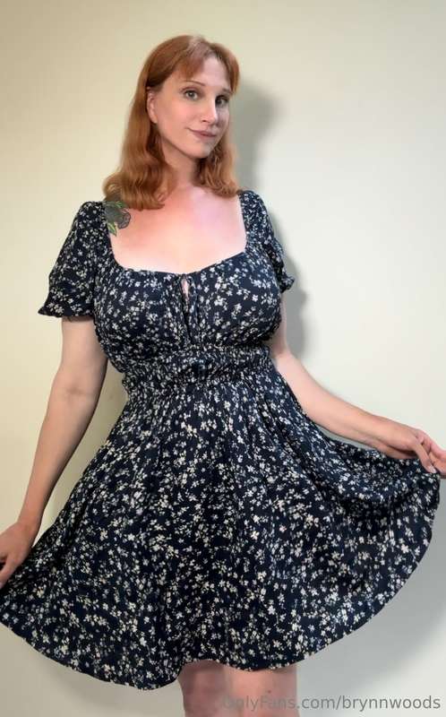 Mom pussy in a sun dress , would you pin me against a wall a.. 1