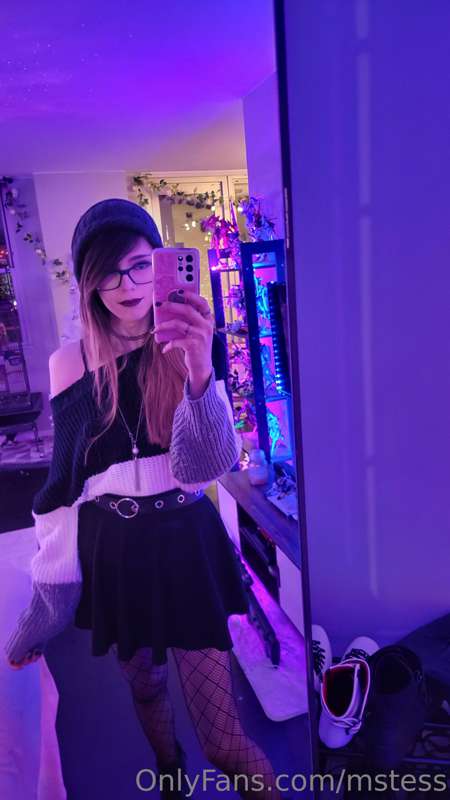 Your not so average beanie girl 😘 6