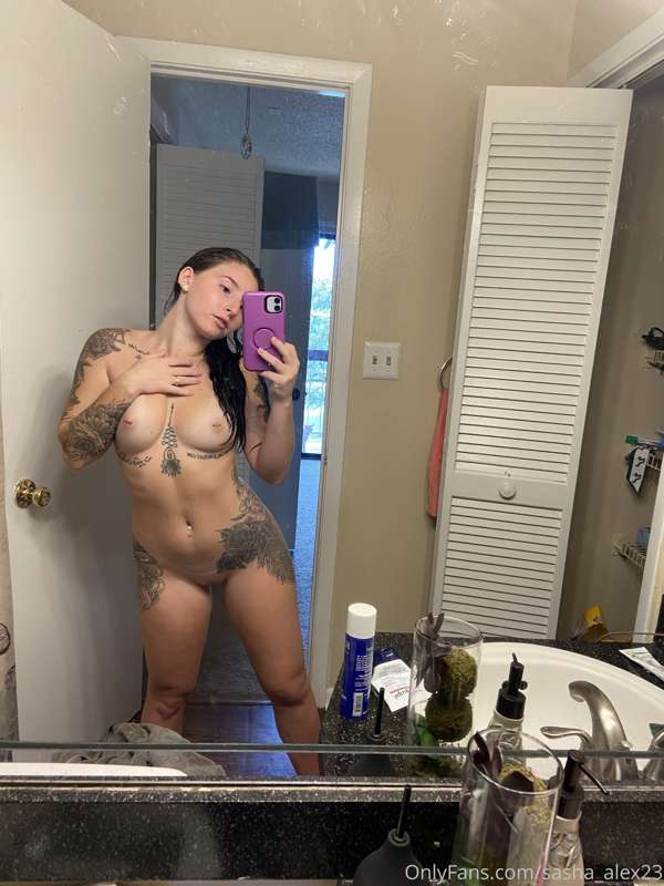 Mirror pics 😍 3