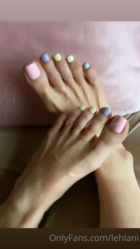 Multicoloured spring pedi 💖💦😈 1
