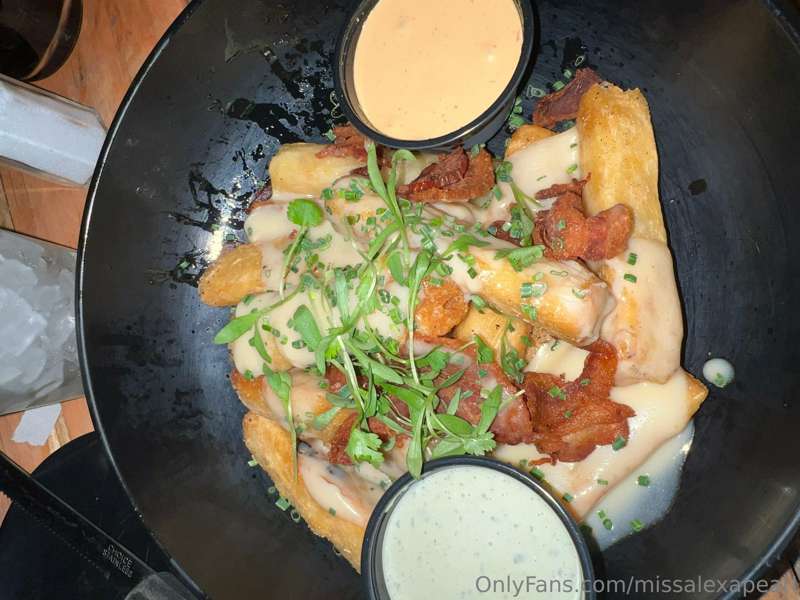 Some of my favorite foods I’ve indulged in this pregnancy! S.. 9