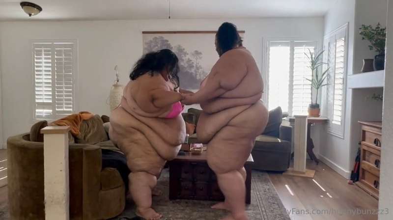 Hehehe my first collab 🙈🙈❤️ and its with @ssbbwbrianna Video.. 8