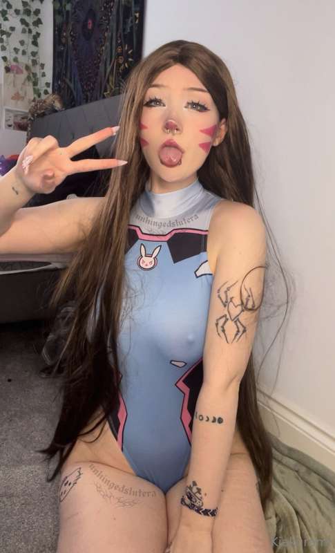 DVA cosplay <3 10