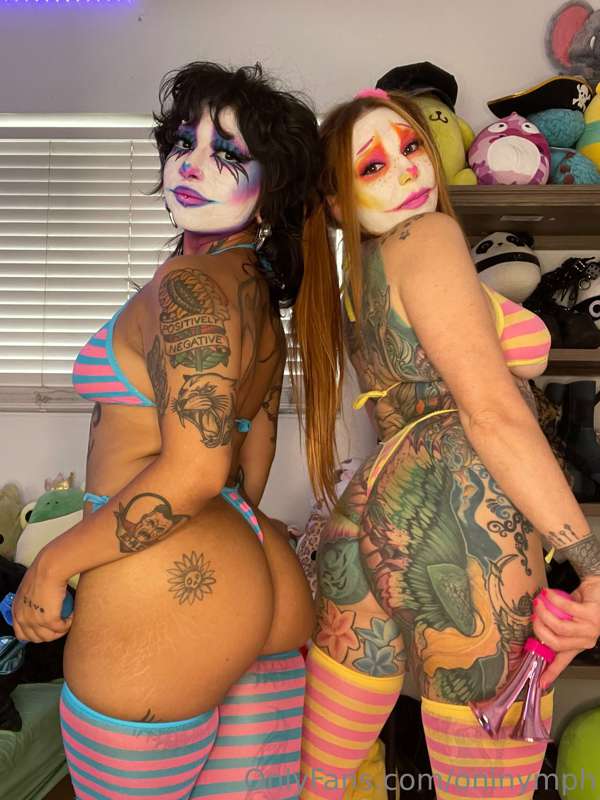 Ready for some clown porn? :3 7
