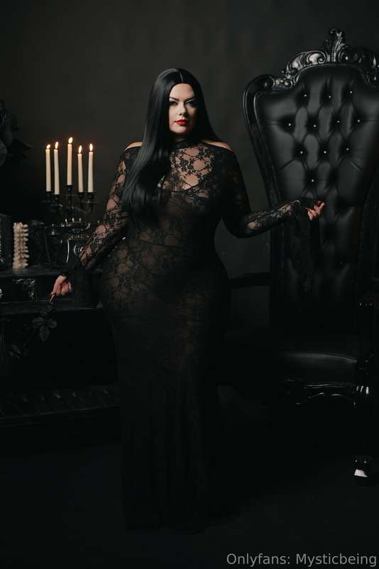 Day 9/31 days of Halloween | Morticia from the Addams family.. 3