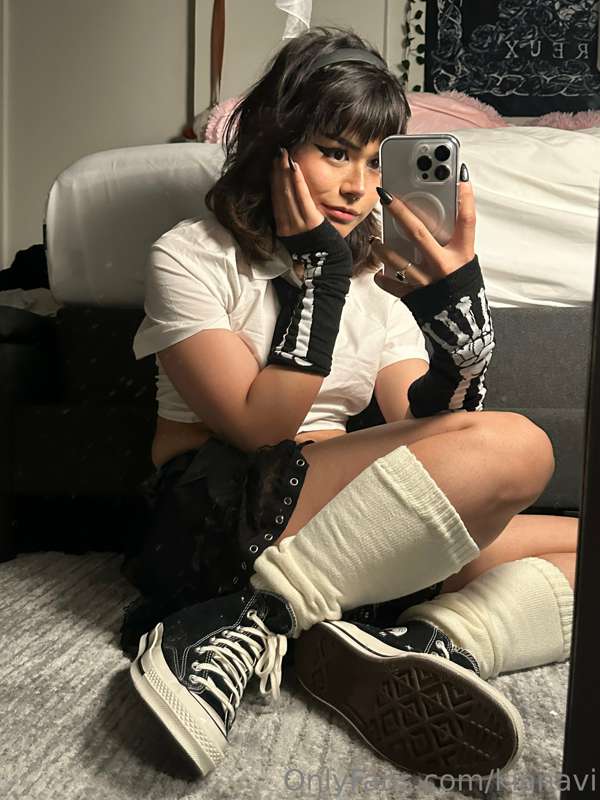 Hi guyssss - here are some pics from yesterday I took :^)
I .. 4
