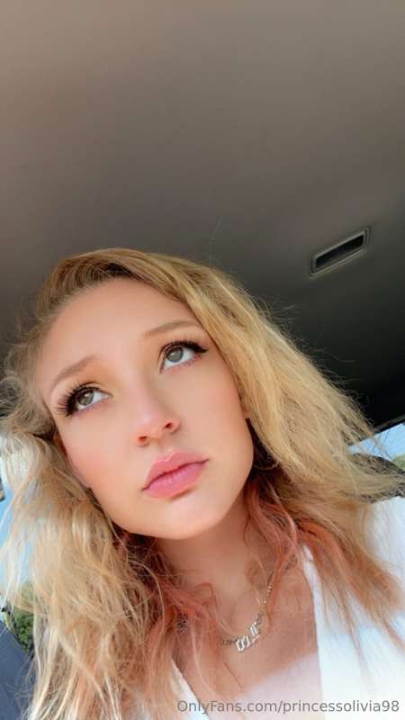 Swipe to see my “don’t fuck with me” face😅 1