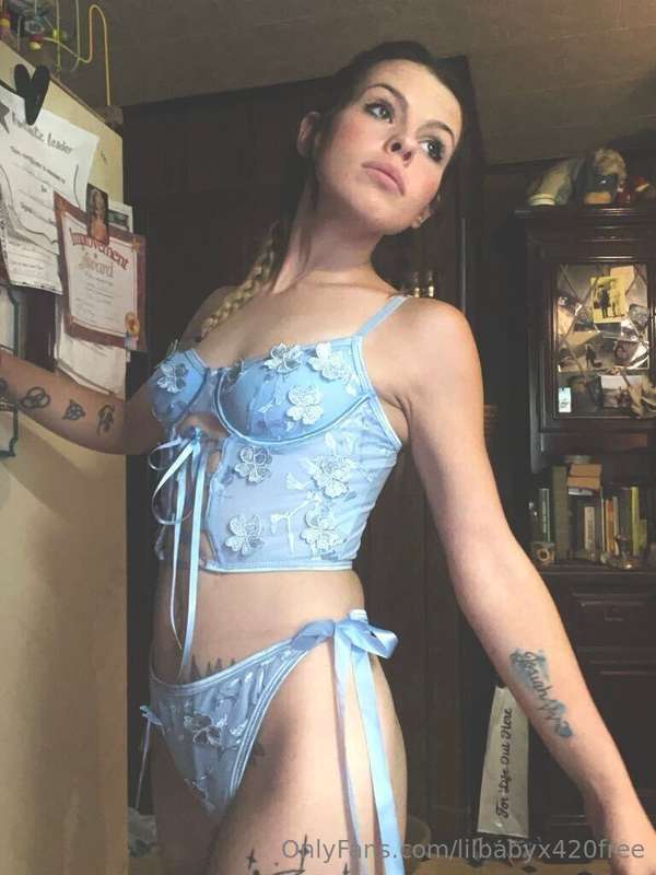 Lilbabyx420Free - Onlyfans - 19 Aug, 2024